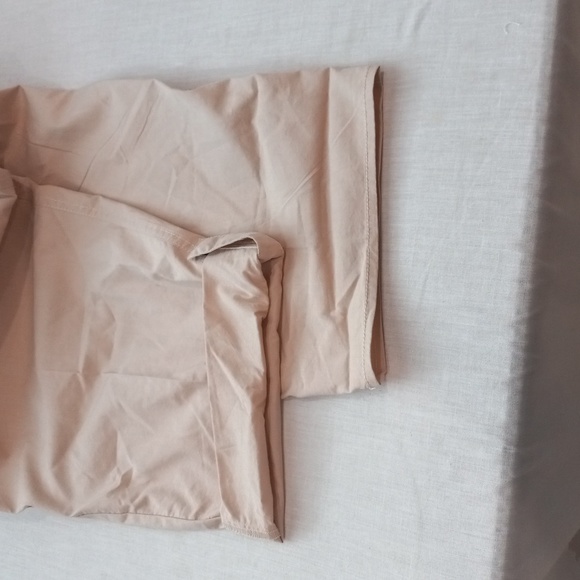 Capris Pants - Picture 5 of 10